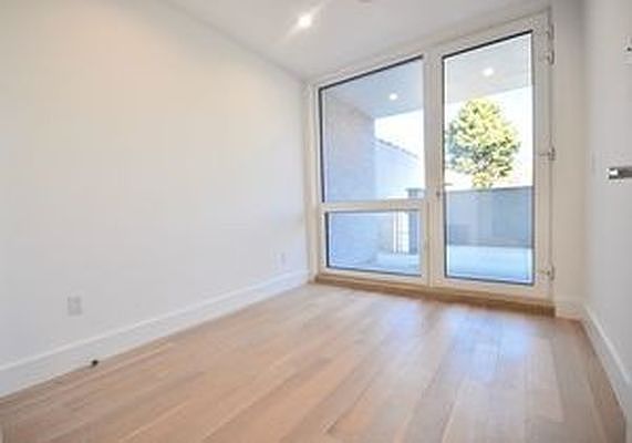 3rd image of 1423 Broadway #23F