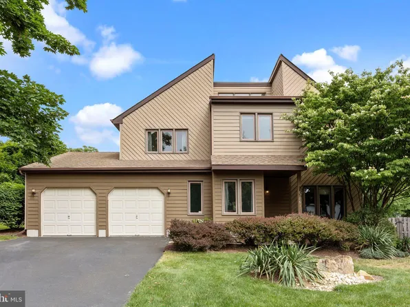 861 Jason Dr, Bensalem, PA 19020