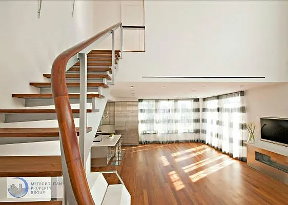 Sold by Metropolitan Property Group | media 16