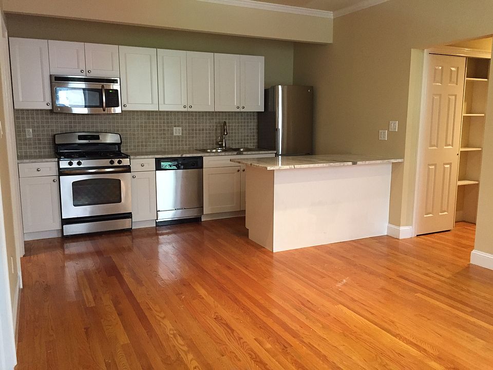 1st image of 331 Lexington Ave APT 3E