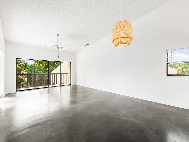 800 Hudson Ave #303 — Photo 7