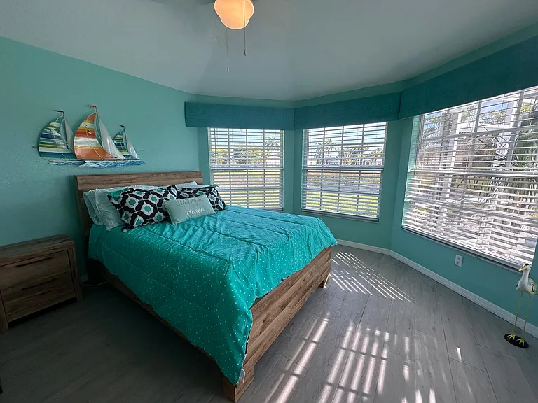 603 Rotonda Cir — Photo 12