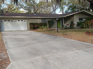 302 Hickory Ln, Largo, FL 33770