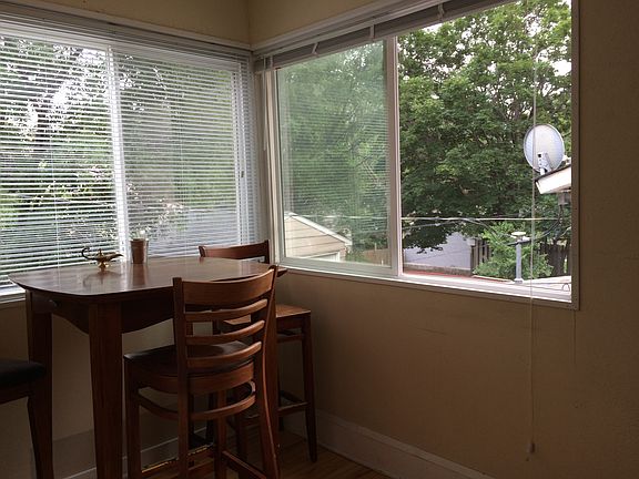 5th image of 2407 5th St NE