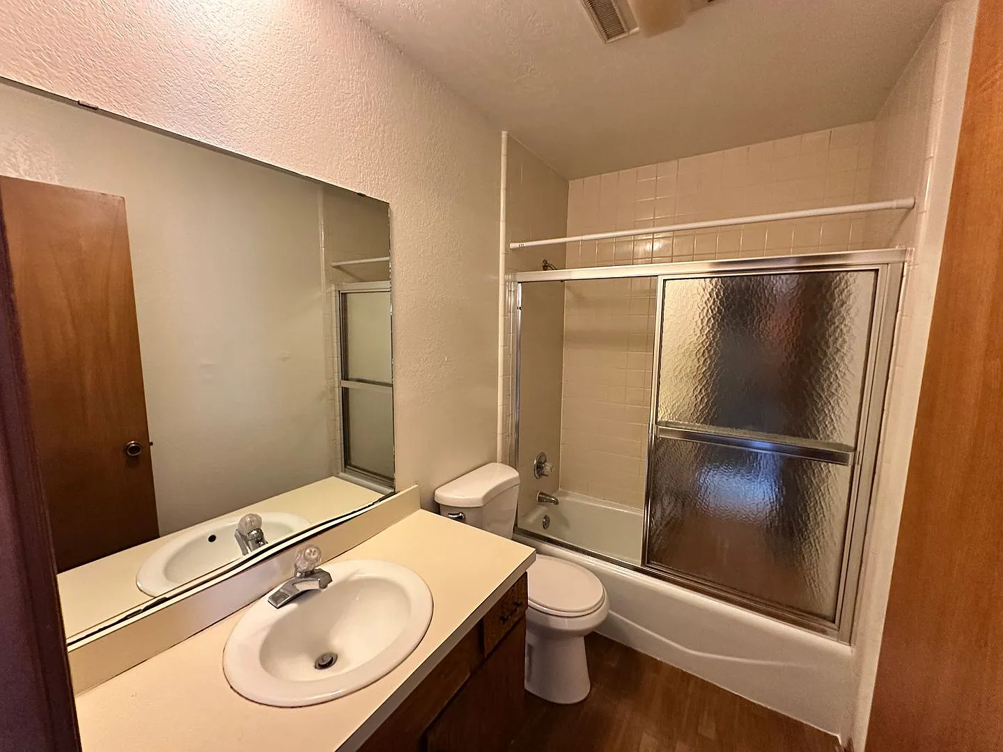 Beautiful 3-Bedroom Duplex in the Heart of Norman! — Photo 3