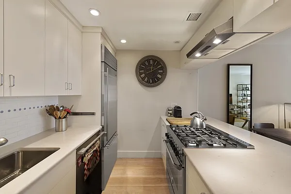 Sold by Nest Seekers International | media 2