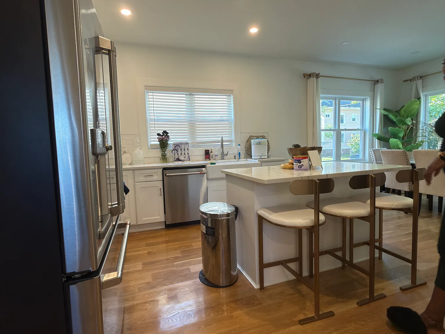 3 bed, 1700 sqft, $3,850 — Photo 3
