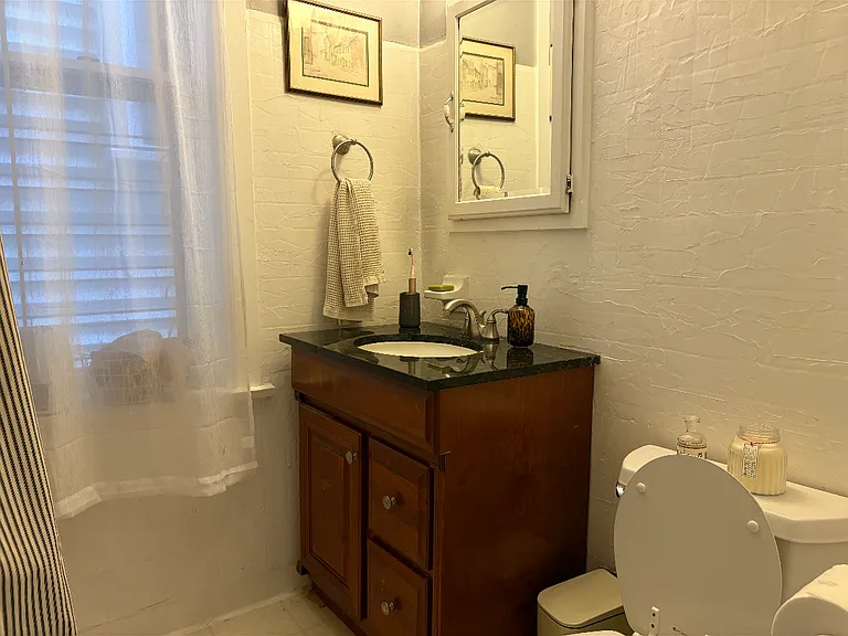 1123 W Drummond Pl #1 — Photo 14