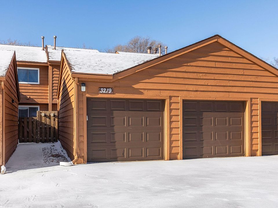 1st image of 3219 Evergreen Dr