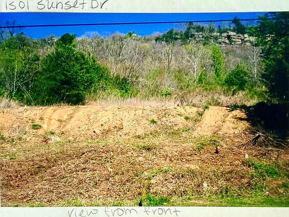 5th image of 1501 Sunset Dr