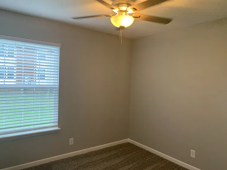 271 White Oak Rd #C — Photo 12