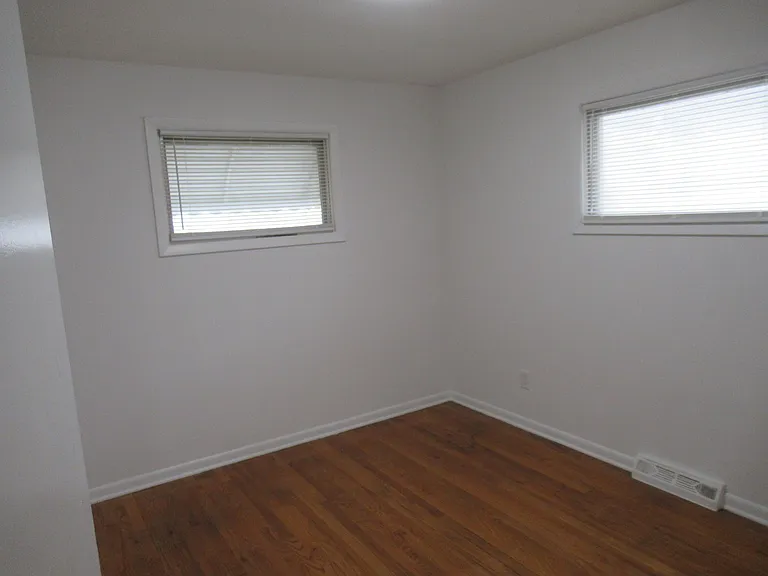 330 Paul St — Photo 20