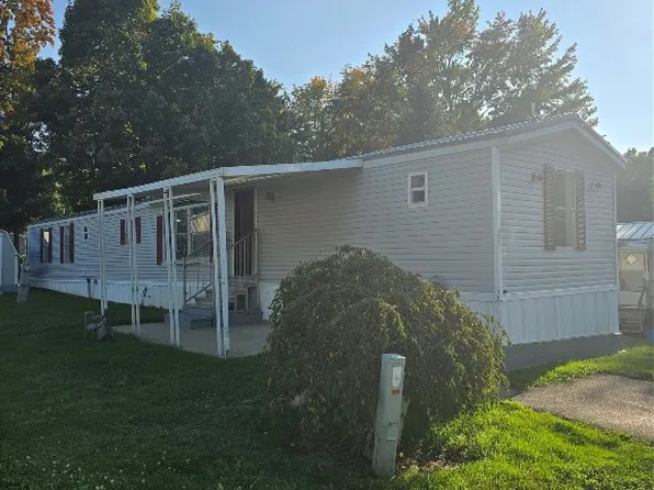 522 Memory Ln, Girard, PA 16417
