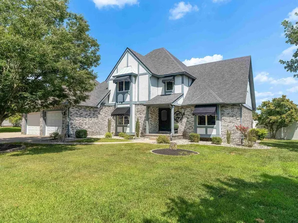 205 Dinah Ln, Marion, IL 62959