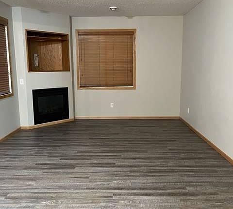 3rd image of 31 River Woods Dr W