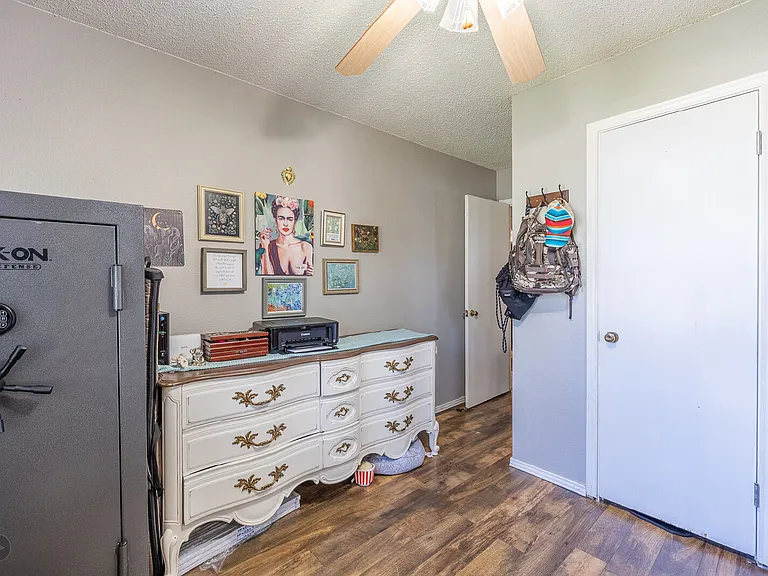 3413 Belmont Ave — Photo 14