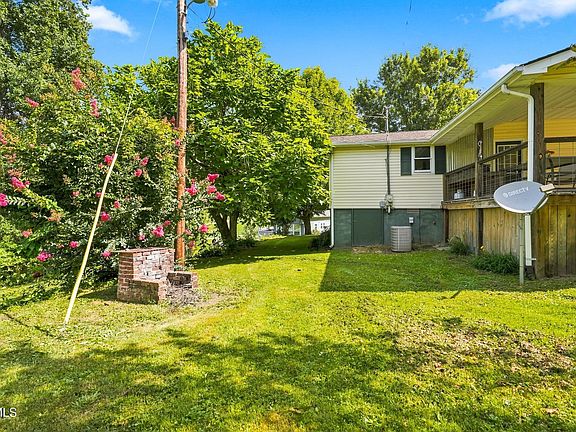 5th image of 1301 Sorrenta Rd