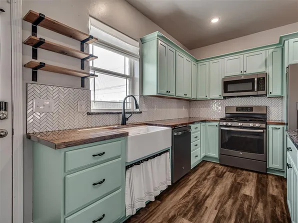 638 SW 3rd St, Moore, OK 73160