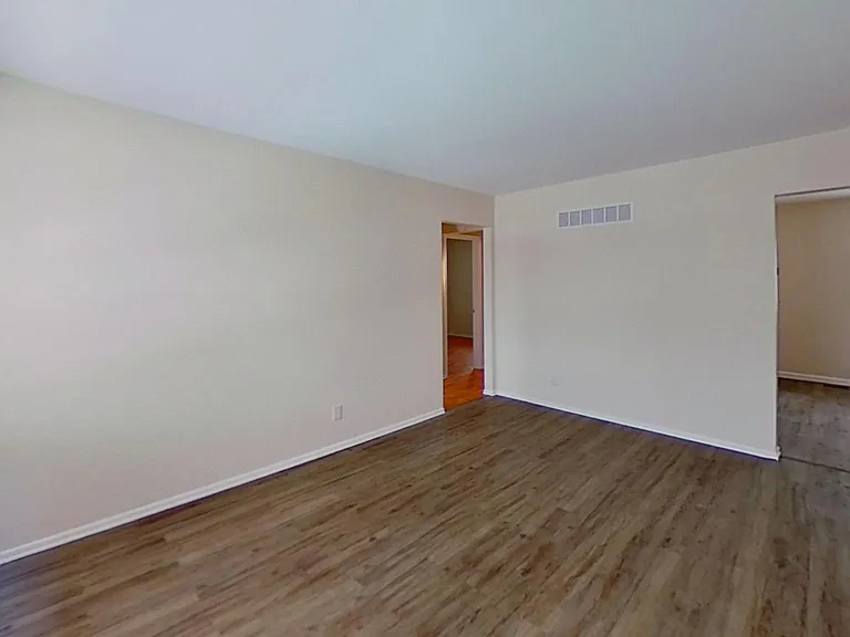 831 Parkcrest Dr #C — Photo 3