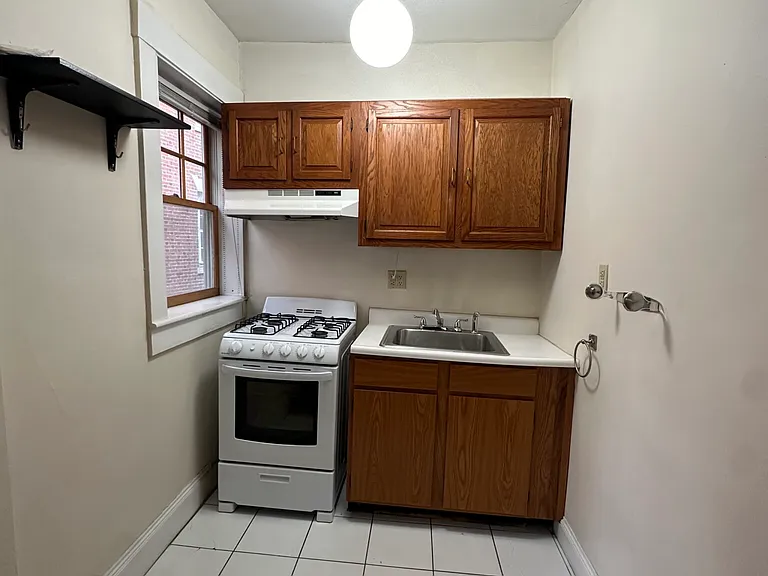 39 Lee St #3A — Photo 6