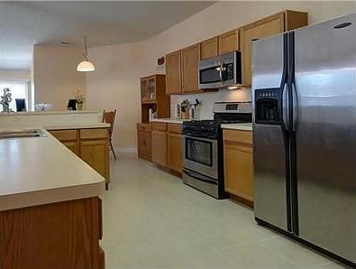 5th image of 904 Antique Heritage Dr