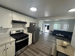 9404 S Figueroa St #4 — Photo 6