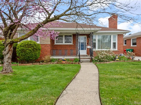 24861 Almond Ave, Eastpointe, MI 48021