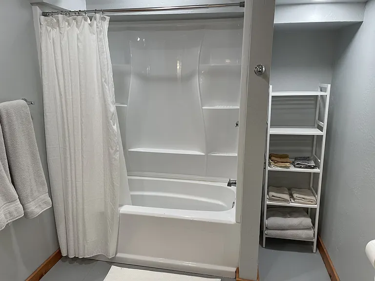 418 W Callender St #4 — Photo 7