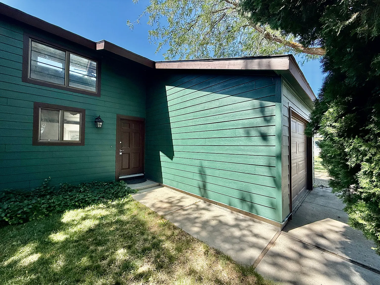 2 bed, 1065 sqft, $1,800 — Photo 1