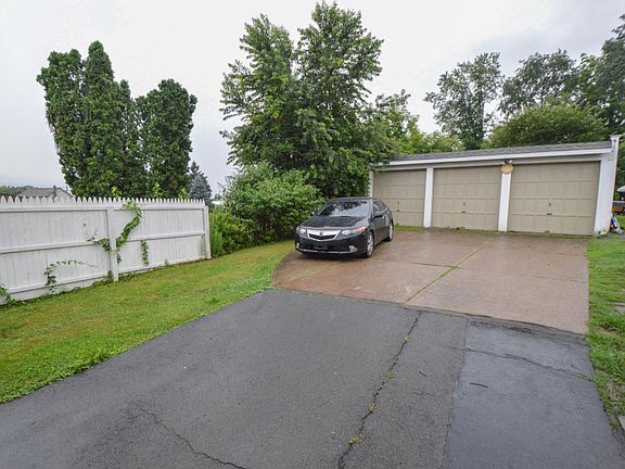 4th image of 34 Broderick St