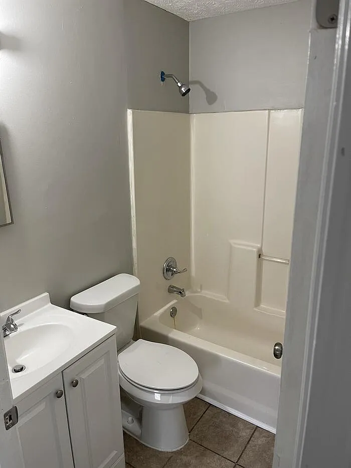 2 bed, 1.0 bath, 600 sqft, $1,795 — Photo 3