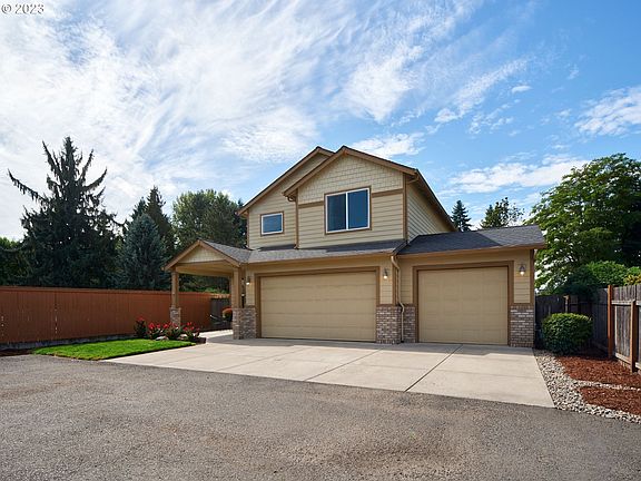 2nd image of 10809 NE 103rd St