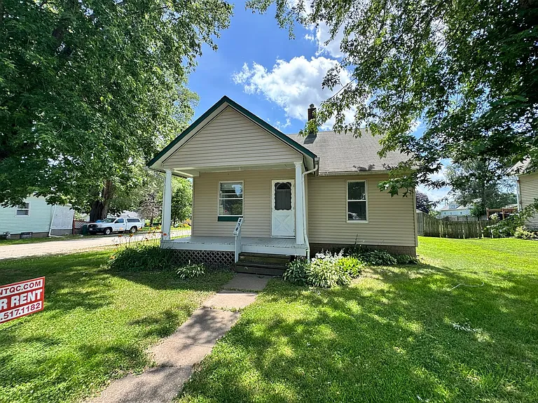 530 Warren St — Photo 1