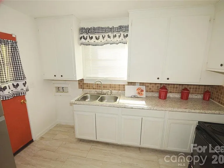 2143 Finchley Dr — Photo 3
