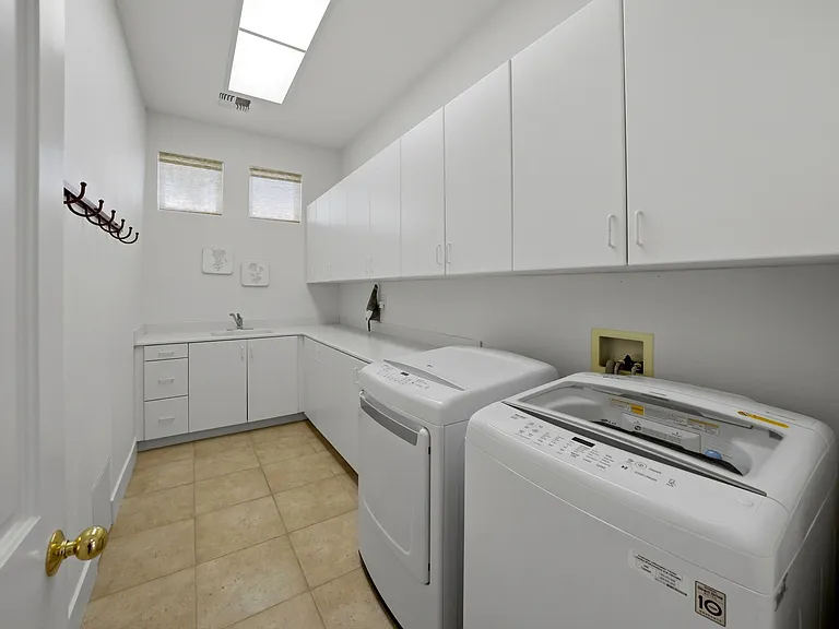 51005 Mandarina — Photo 35