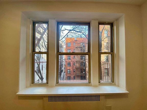 3rd image of 40 Woodruff Ave APT 410