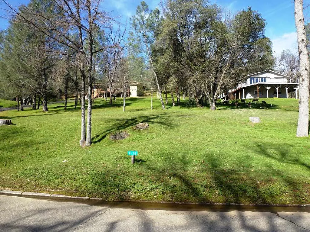 Crescent Way photo 1