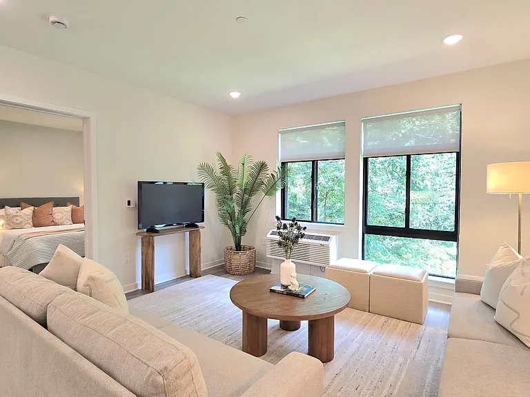 135-137 Fairfield Rd #100 — Photo 7
