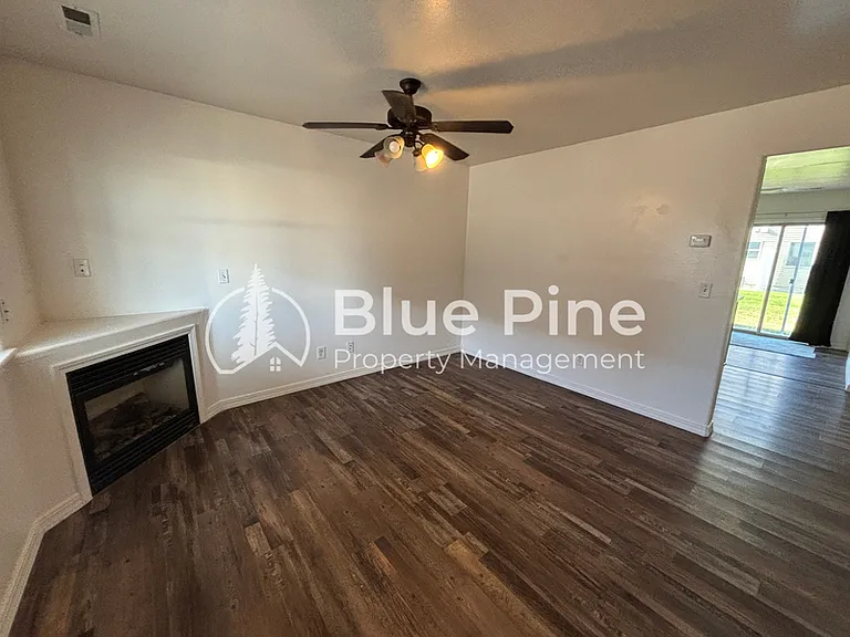 1512 N Stevens Dr #C — Photo 3