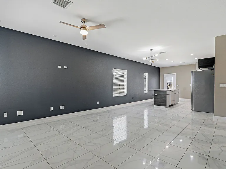 125 Via Rojas Dr — Photo 5