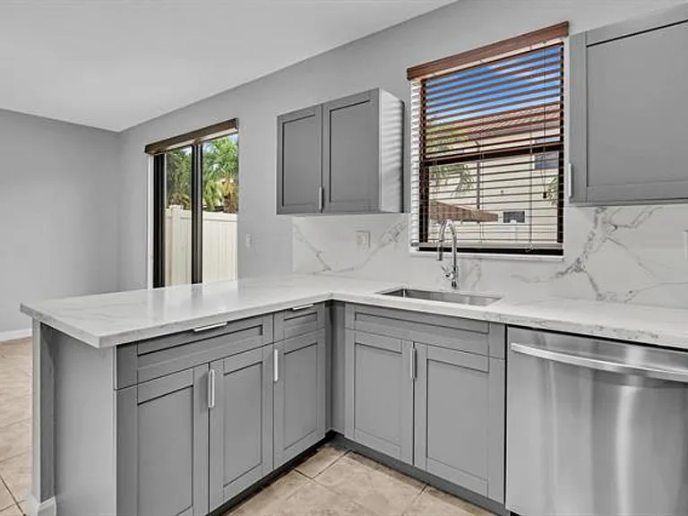 3320 W 90th St #Townhouse 3320 — Photo 28
