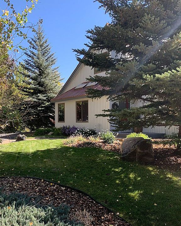 2nd image of 1704 Deer Blvd #A