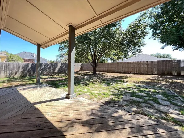 429 N Waterford Oaks Dr, Cedar Hill, TX 75104
