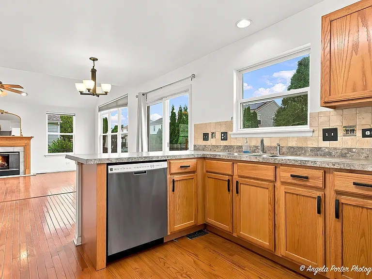 10570 Wing Pointe Dr — Photo 8