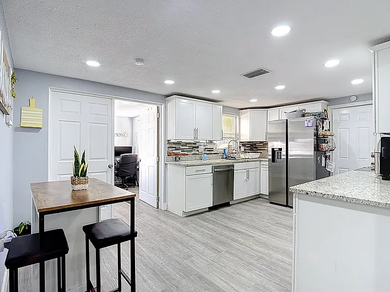 5913 Appletree Rd — Photo 26