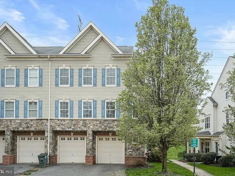 11214 Wortham Crest Cir — Photo 1