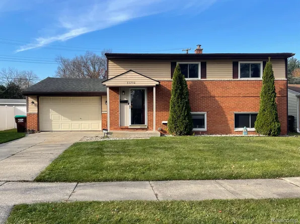 31750 Cara Ln, Rockwood, MI 48173