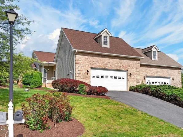 2102 Lake Terrace Dr, Harrisonburg, VA 22802
