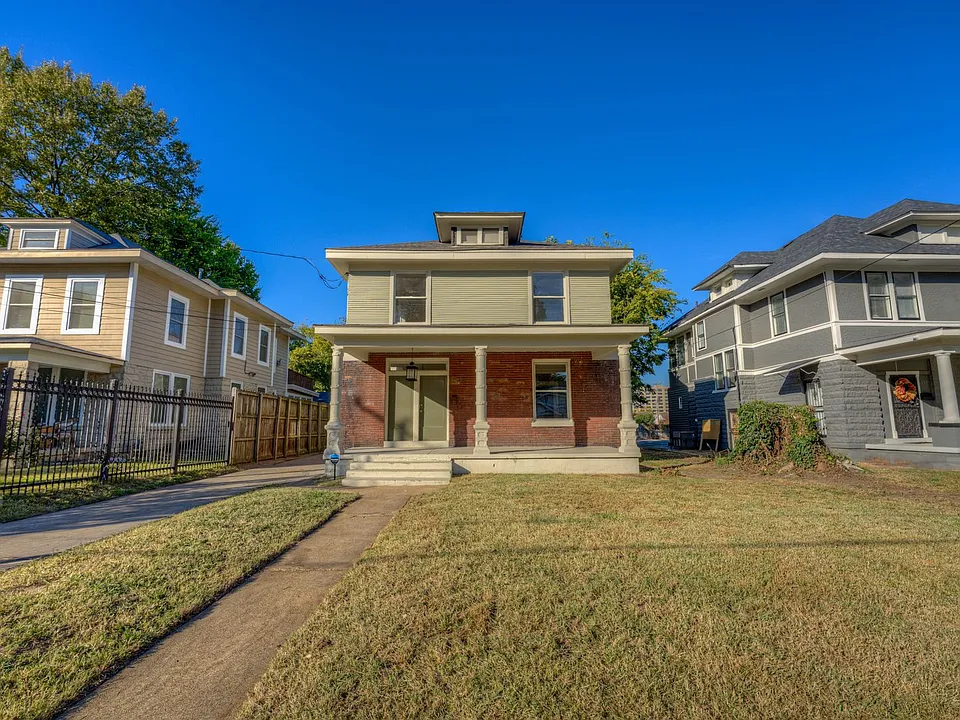 1270 Peach Ave