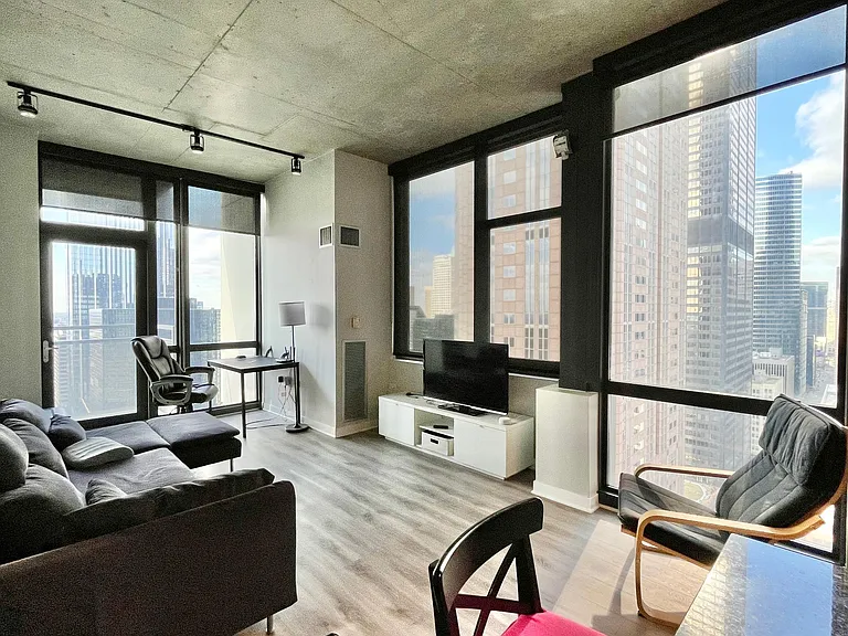 235 W Van Buren St #3114 — Photo 14